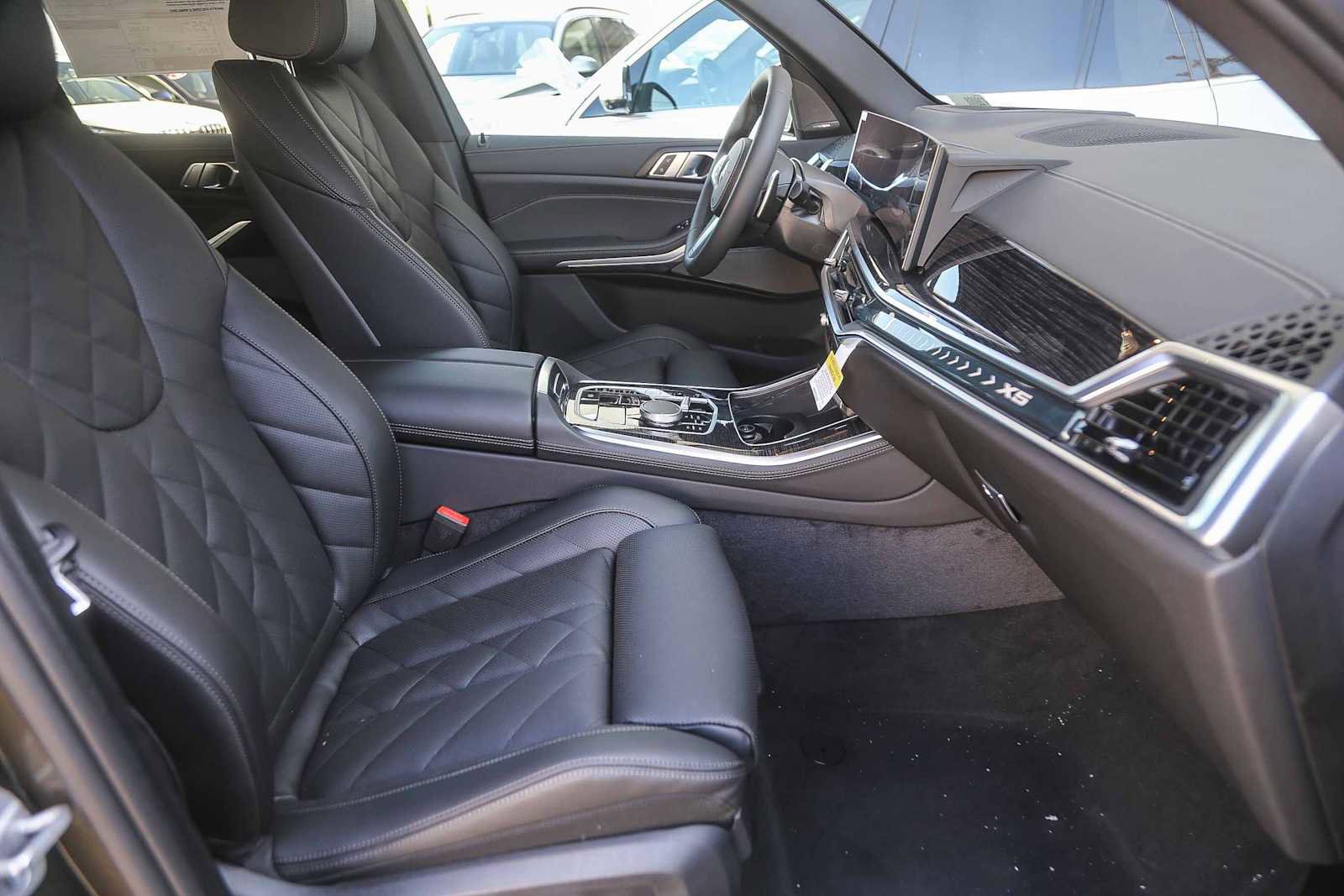 New 2026 BMW X5 xDrive40i w/ M Sport Package image 13