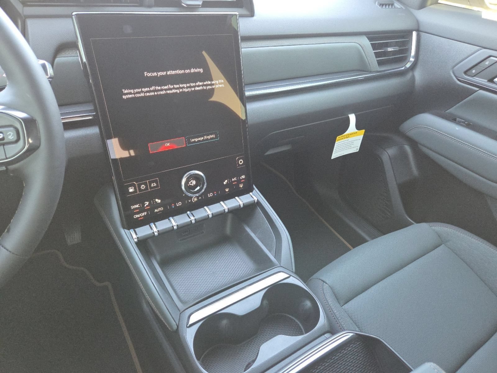 New 2026 GMC Terrain AT4 w/ Technology Package II AWD/4WD image 32