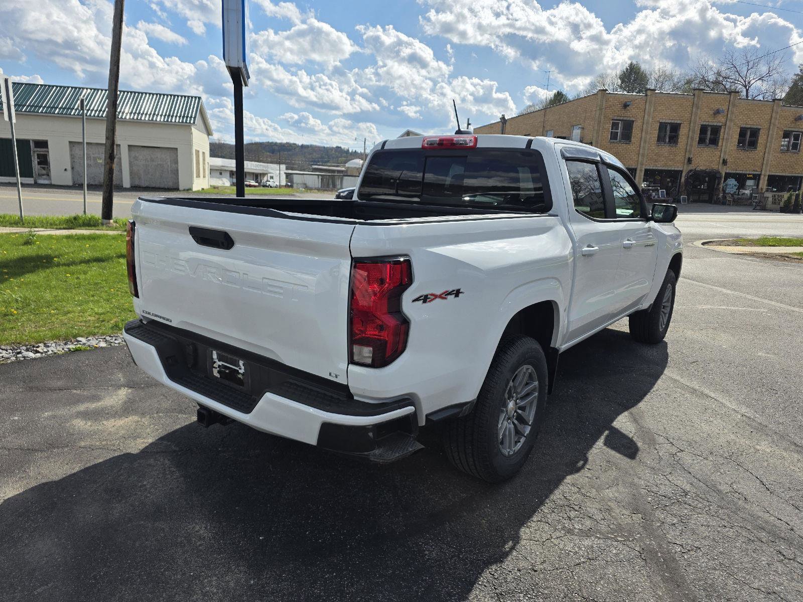 Used 2024 Chevrolet Colorado LT w/ LT Convenience Package AWD/4WD image 7