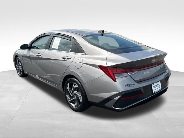 Used 2024 Hyundai Elantra Limited FWD image 3