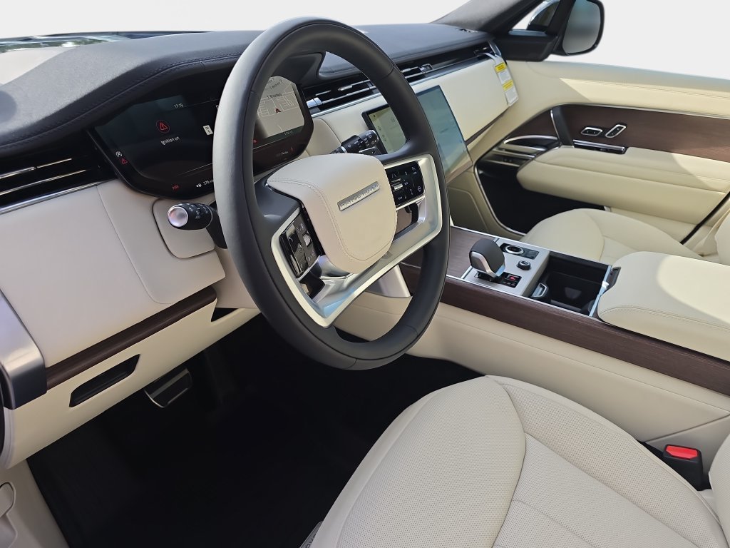 New 2027 Land Rover Range Rover Long Wheelbase SE AWD/4WD image 13