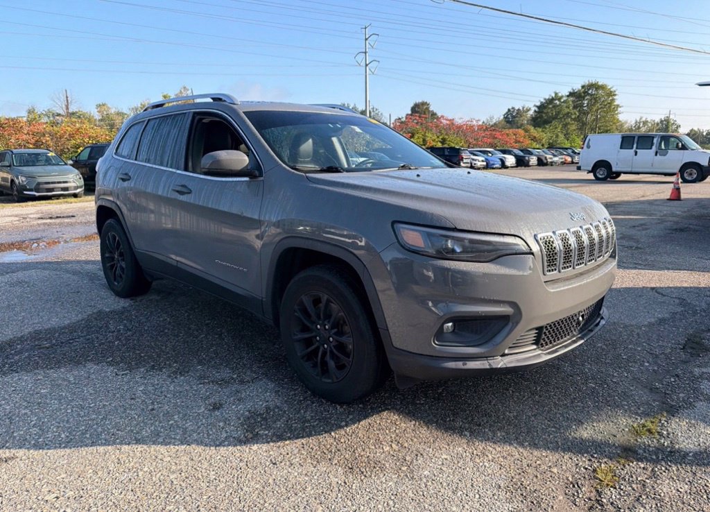 Used 2021 Jeep Cherokee Latitude Lux w/ Sun & Sound Group AWD/4WD image 3