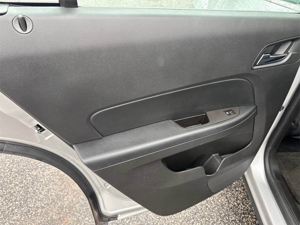 Used 2015 Chevrolet Equinox LS image 21