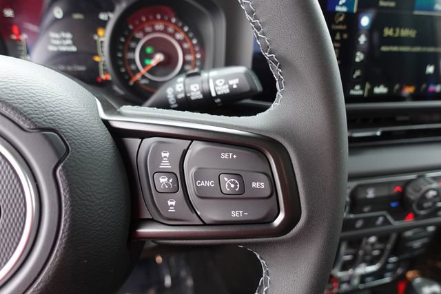 New 2026 Jeep Wrangler Unlimited Rubicon w/ Technology Group AWD/4WD image 17