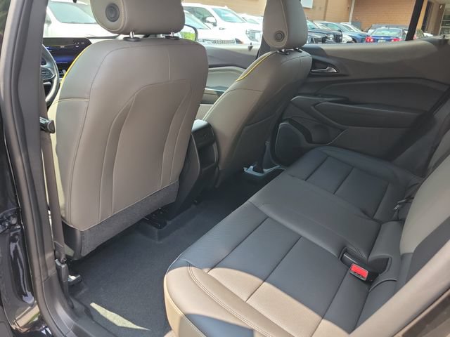 Used 2025 Chevrolet Trax ACTIV w/ Sunroof Package FWD image 10