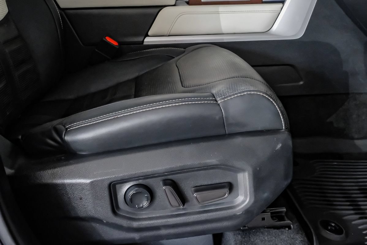 Used 2023 Toyota Sequoia Capstone AWD/4WD image 31