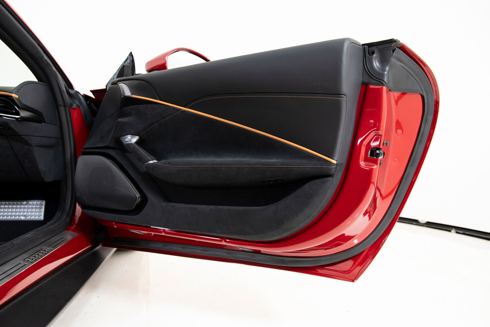 Certified 2025 Ferrari Roma Spider RWD image 22
