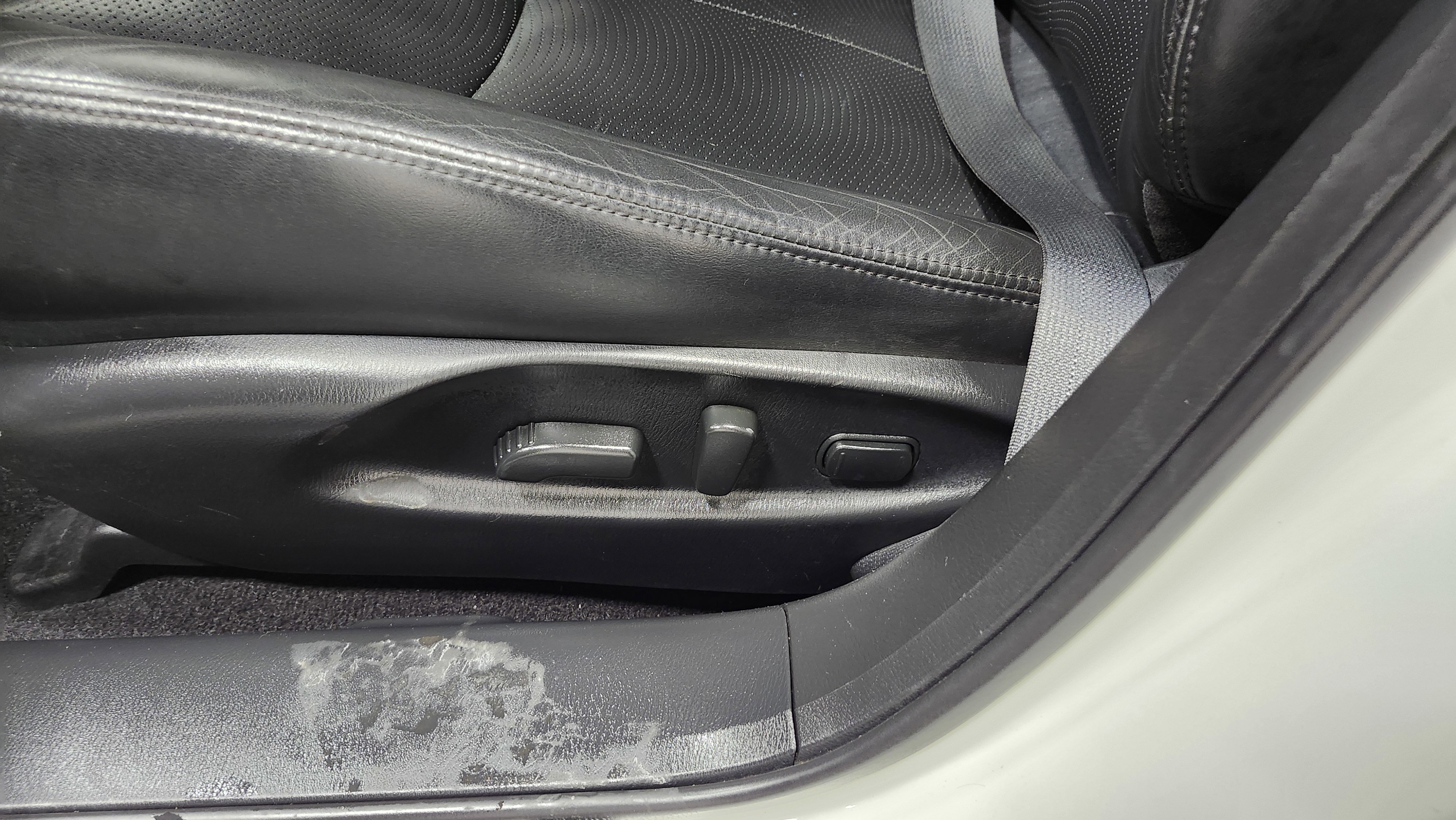 Used 2019 INFINITI Q70 Luxe image 25