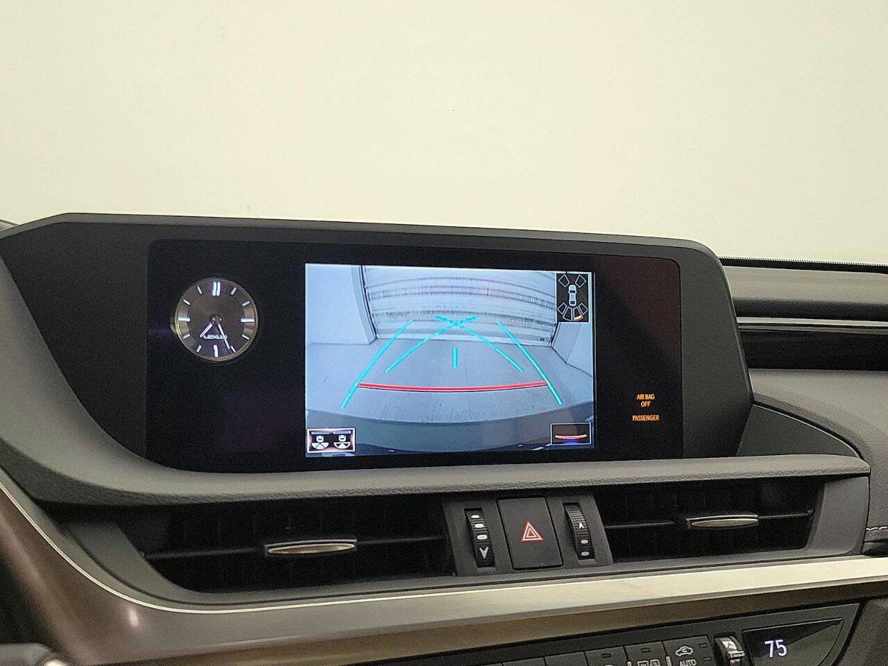 Used 2019 Lexus ES 350 w/ Premium Package image 10