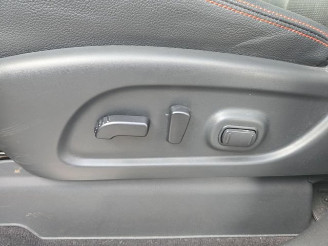 Used 2023 Nissan Titan PRO-4X w/ Pro-4x Convenience Package AWD/4WD image 12