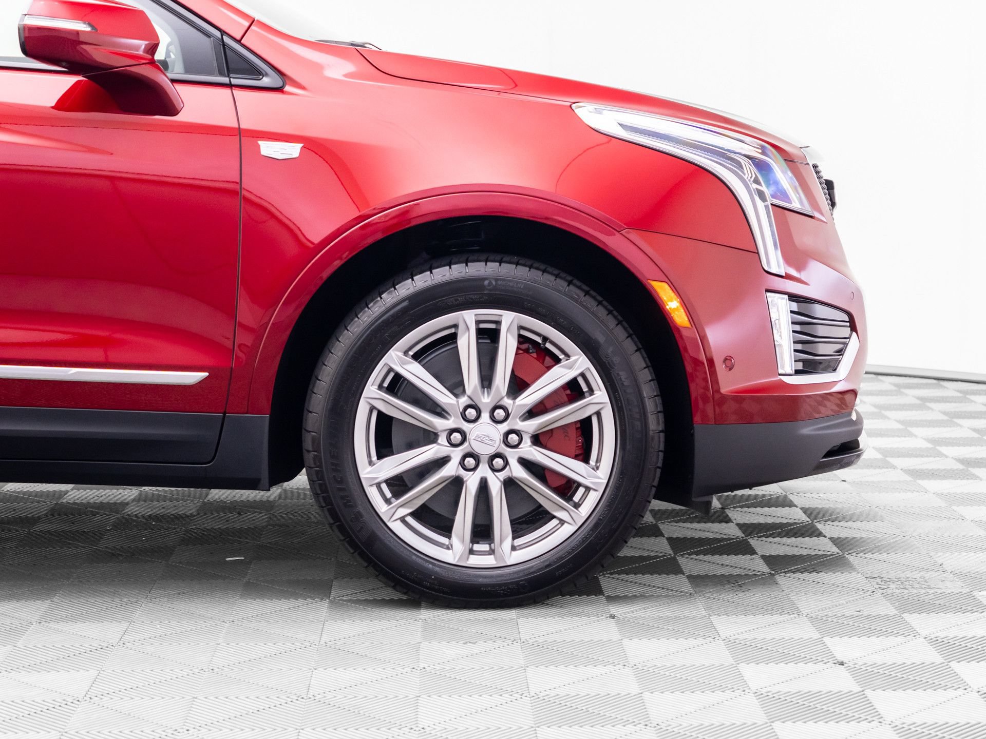 New 2026 Cadillac XT5 Sportv w/ LPO, Floor Liner Package AWD/4WD image 34