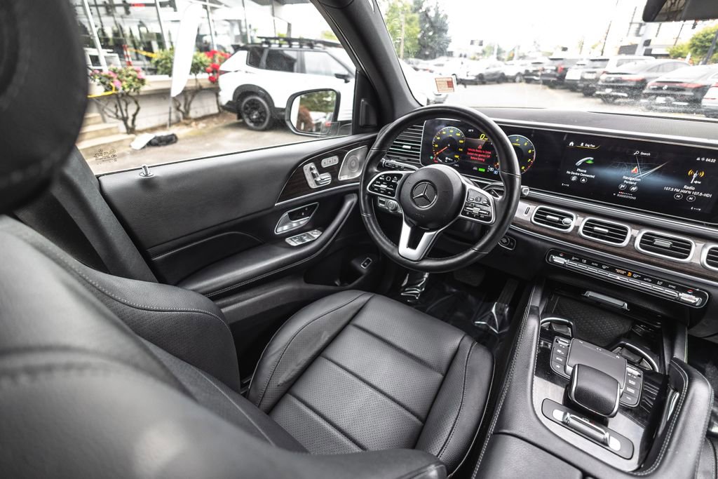 Used 2021 Mercedes-Benz GLS 450 4MATIC image 23