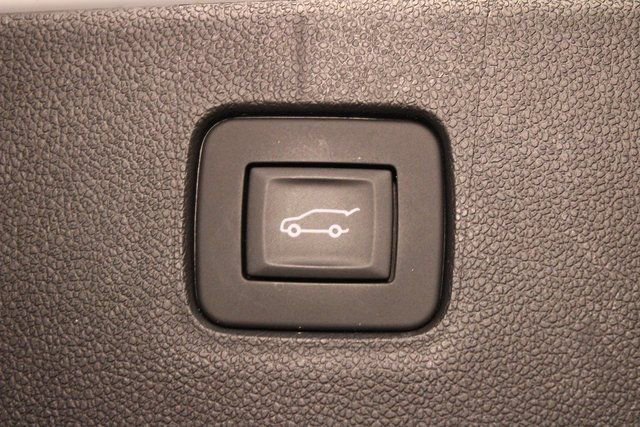 Certified 2025 Buick Envista Sport Touring w/ Experience Buick Package image 16