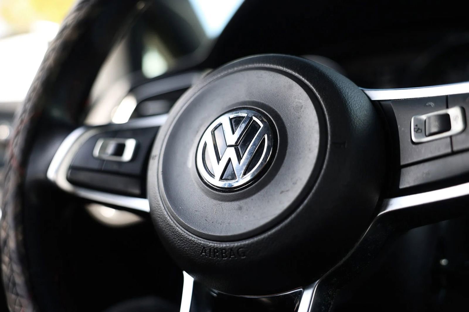 Used 2015 Volkswagen GTI S FWD image 31