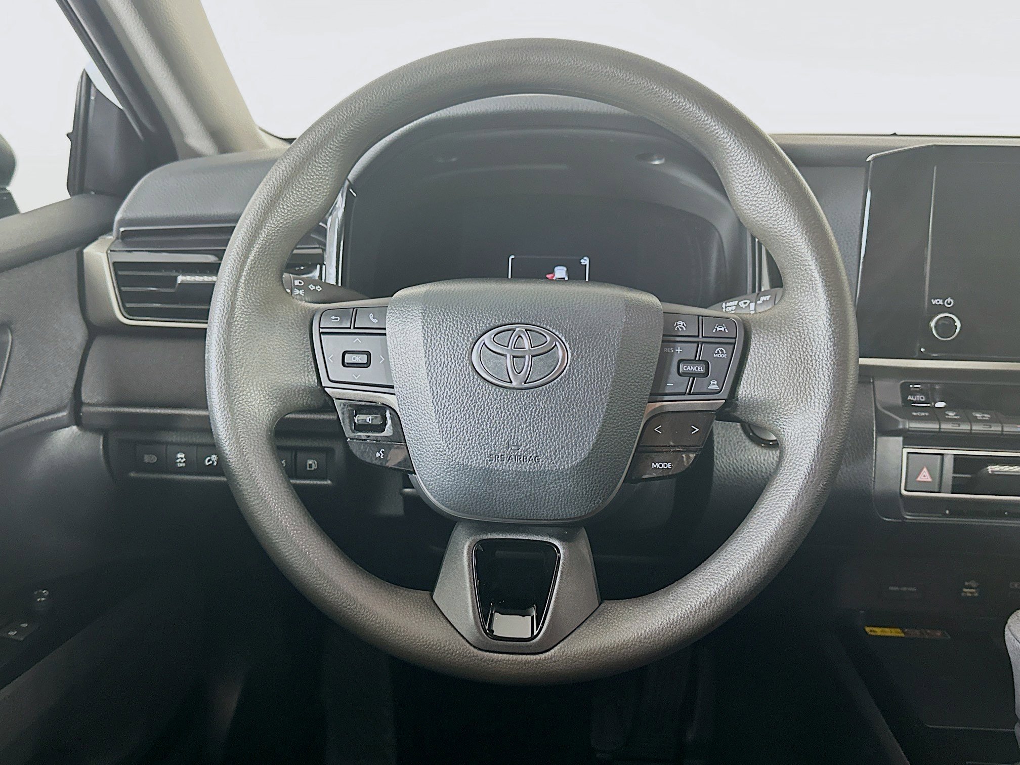 Used 2025 Toyota Camry LE image 18