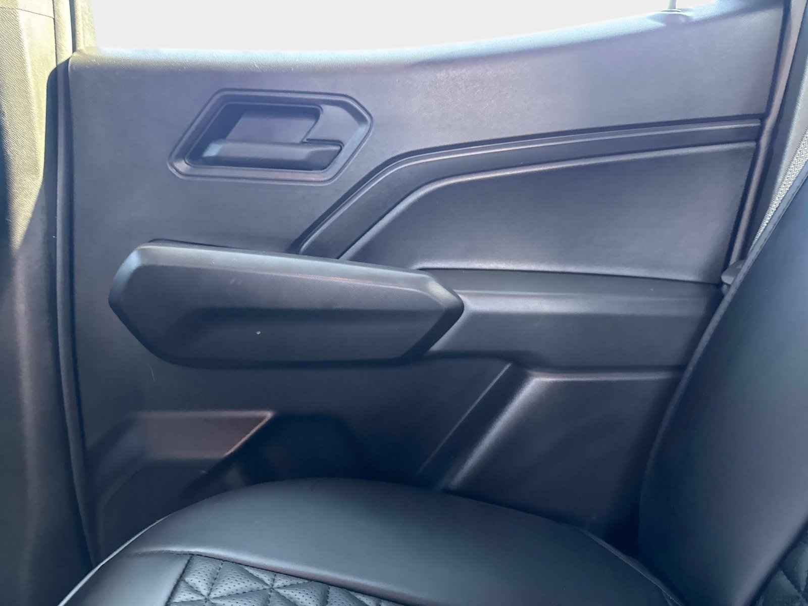 Used 2023 Chevrolet Colorado Trail Boss image 15