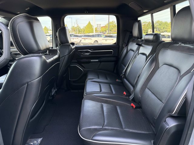 Used 2019 RAM 1500 Laramie AWD/4WD image 17