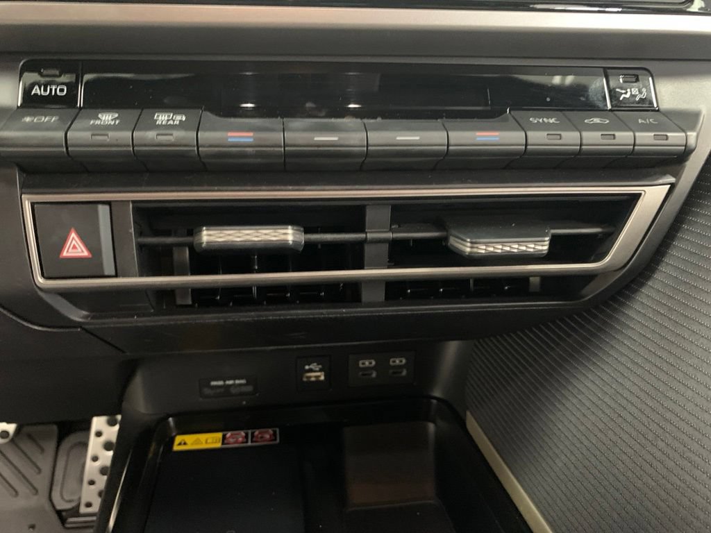 Used 2025 Toyota Camry SE FWD image 21