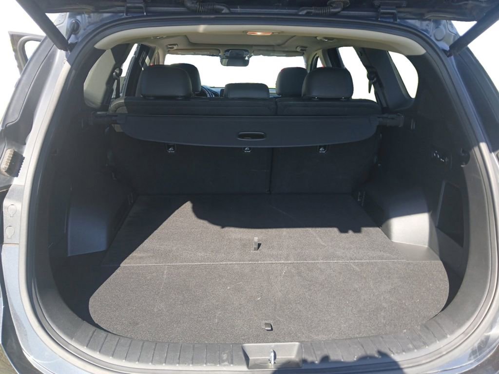 Used 2023 Hyundai Santa Fe SEL w/ Premium Package FWD image 13