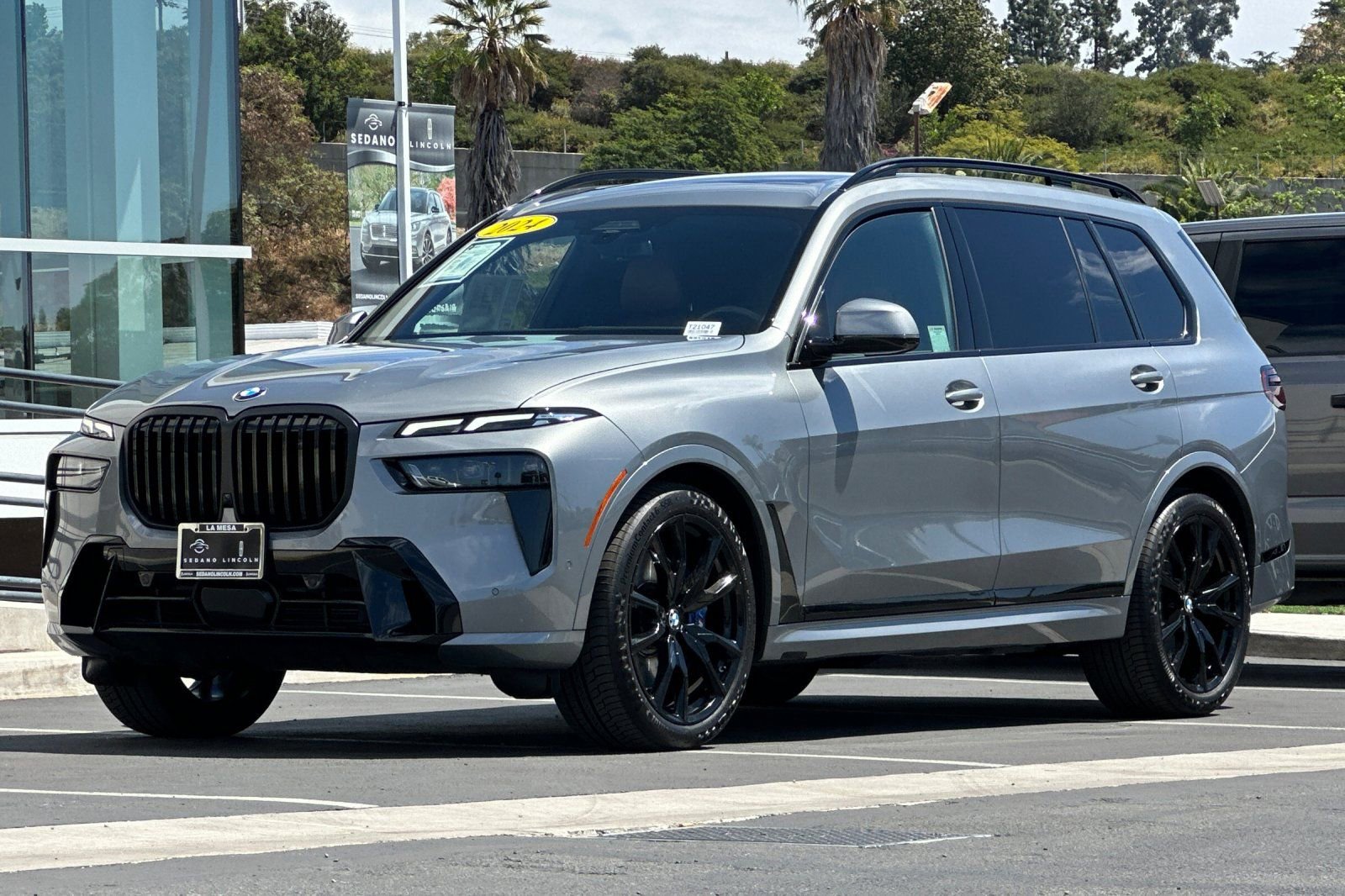 Used 2024 BMW X7 xDrive40i w/ Executive Package image 7