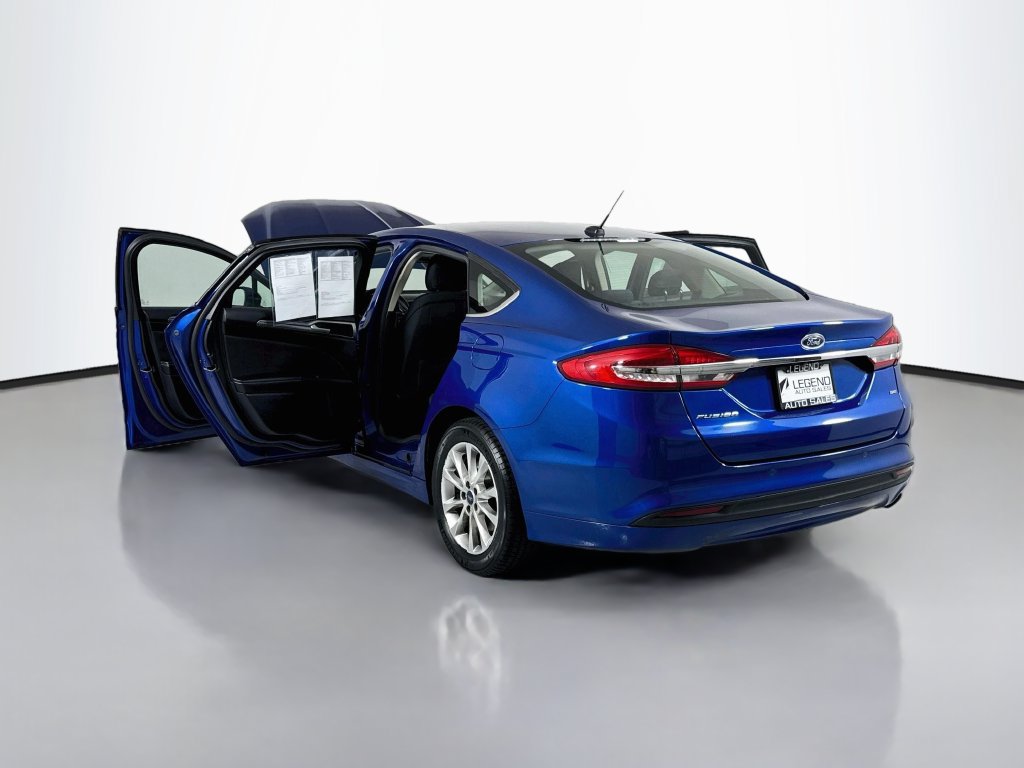 Used 2017 Ford Fusion SE FWD image 23