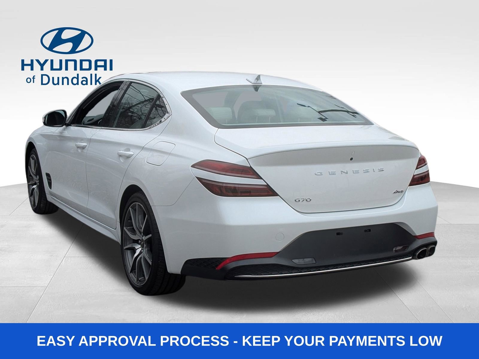 Used 2023 Genesis G70 2.0T image 3