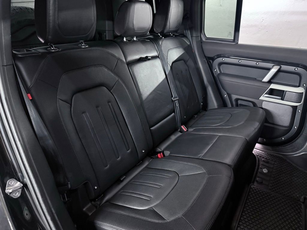 Used 2022 Land Rover Defender 110 X-Dynamic SE image 30