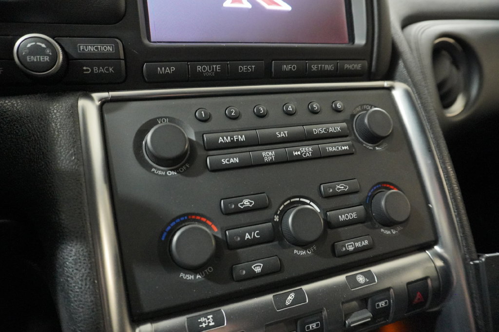 Used 2009 Nissan GT-R Premium AWD/4WD image 17