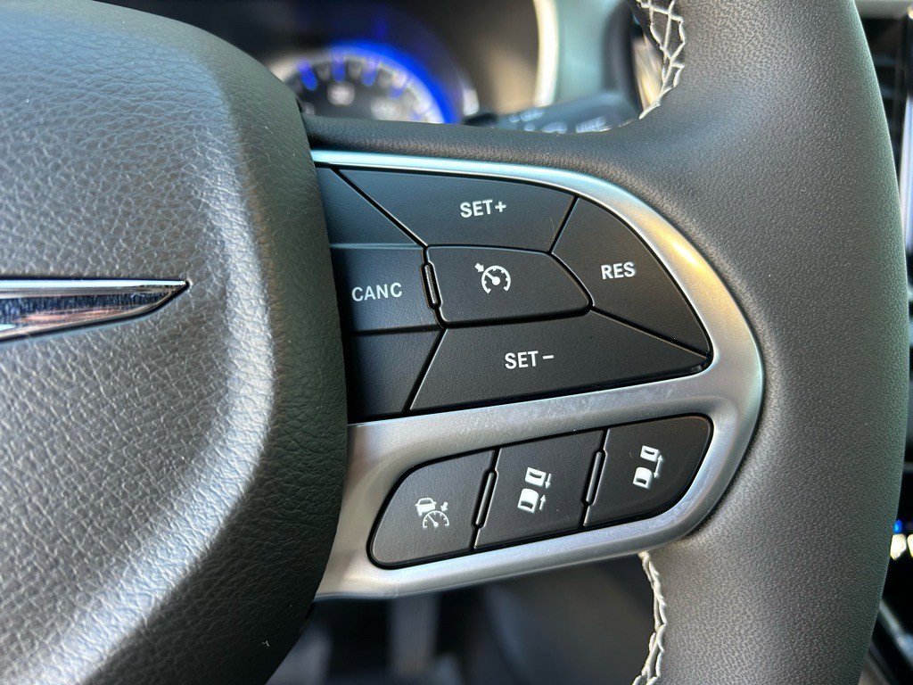 New 2025 Chrysler Voyager LX image 18