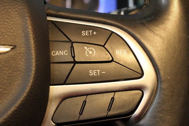 Used 2016 Chrysler 200 Limited image 21