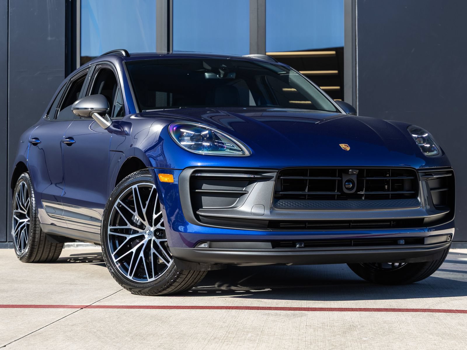Certified 2026 Porsche Macan Turbo AWD/4WD image 6
