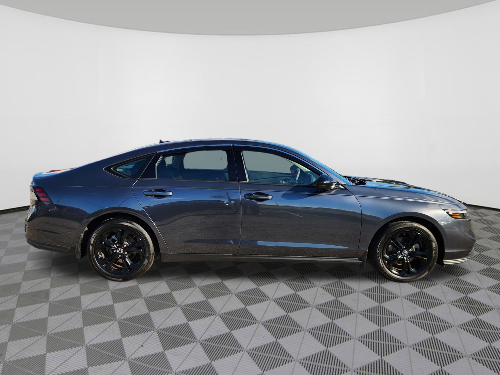 Certified 2025 Honda Accord SE image 6