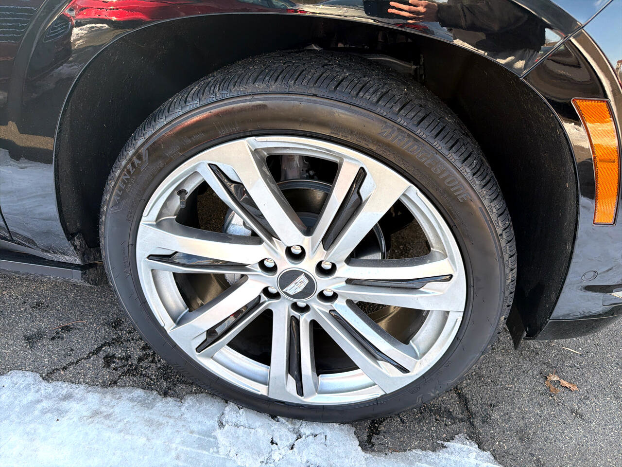 Used 2025 Cadillac Escalade ESV Sport w/ Touring Package image 4