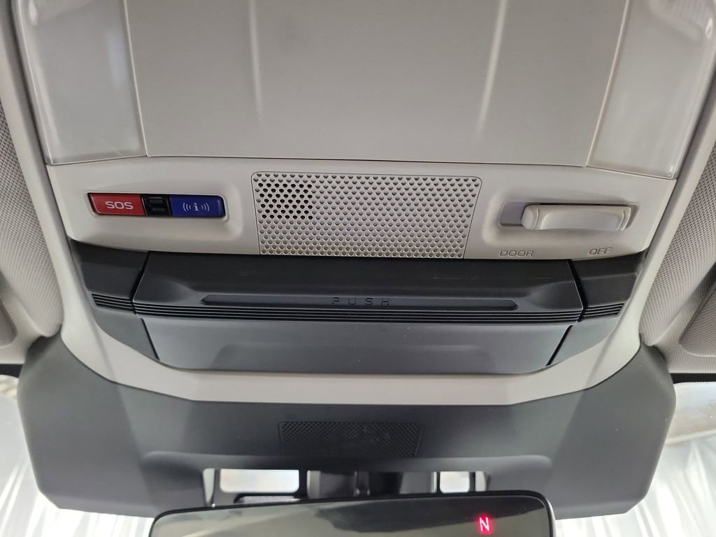 Used 2024 Subaru Ascent Premium w/ Convenience Package image 19