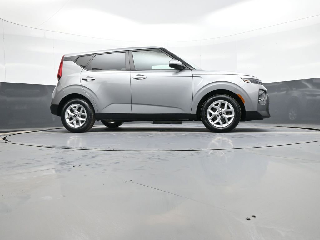 Certified 2022 Kia Soul LX w/ Technology Package image 27