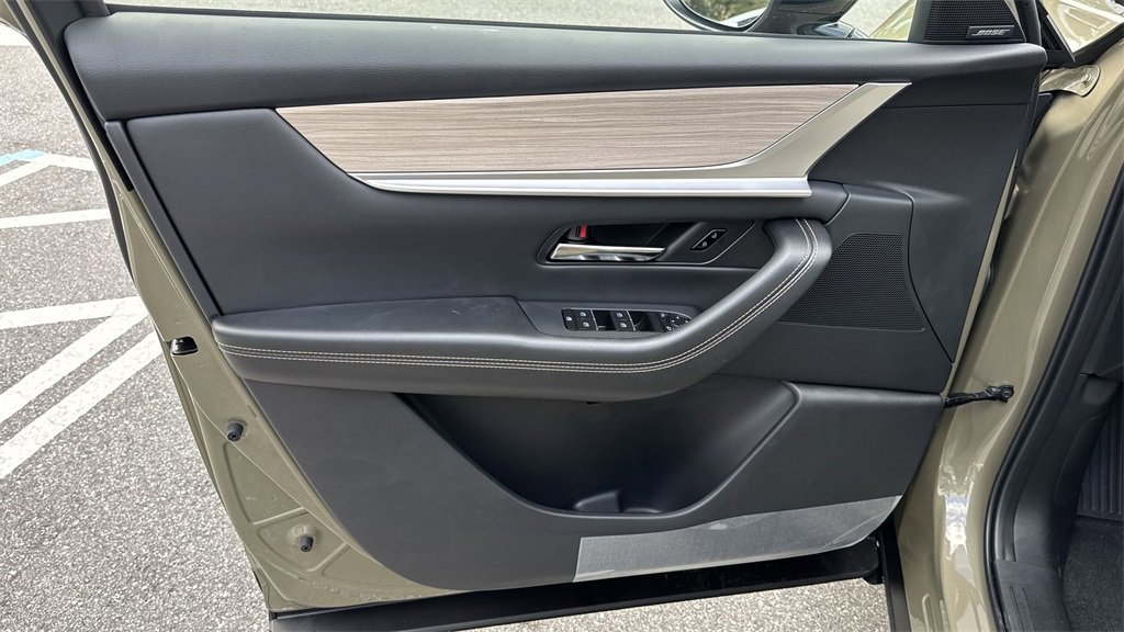 New 2025 MAZDA CX-70 Plug-In Hybrid w/ Premium Pkg image 40