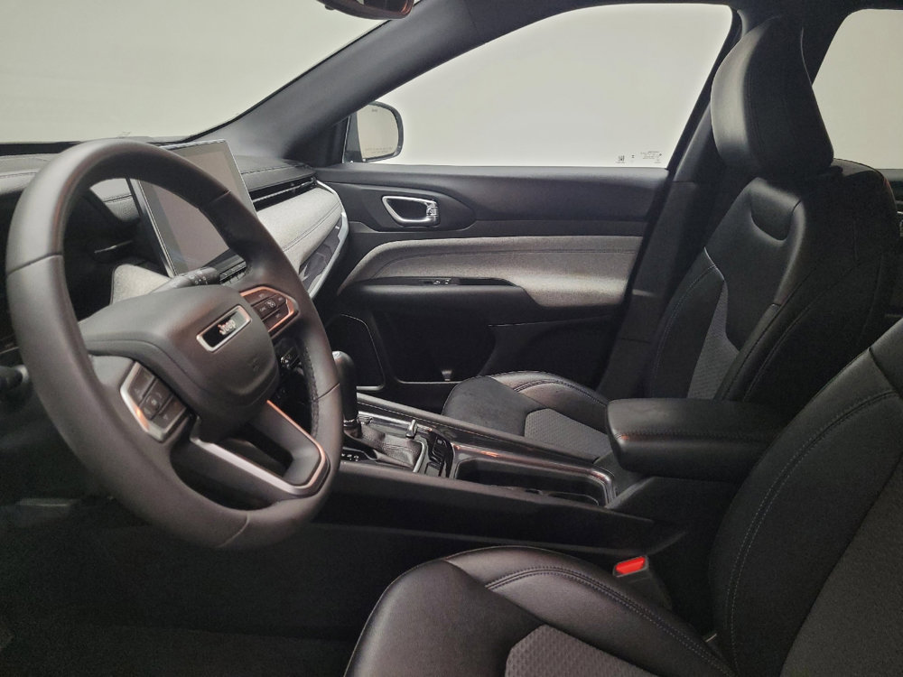 Used 2024 Jeep Compass Latitude w/ Altitude Special Edition image 17