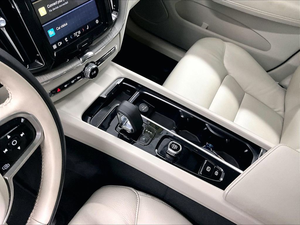 Used 2024 Volvo XC60 B5 Plus image 20