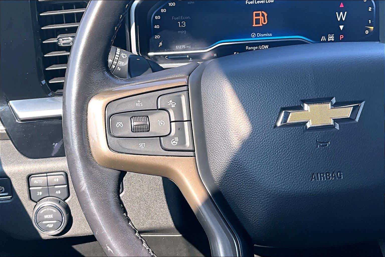 Used 2023 Chevrolet Silverado 1500 High Country w/ High Country Premium Package AWD/4WD image 25
