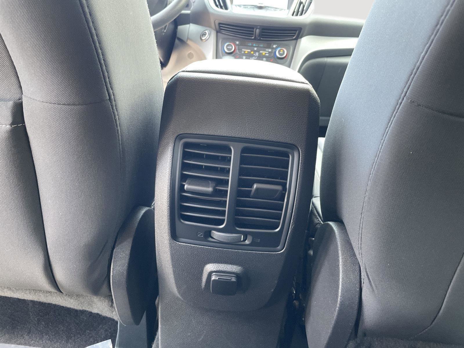 Used 2019 Ford Escape SE image 24