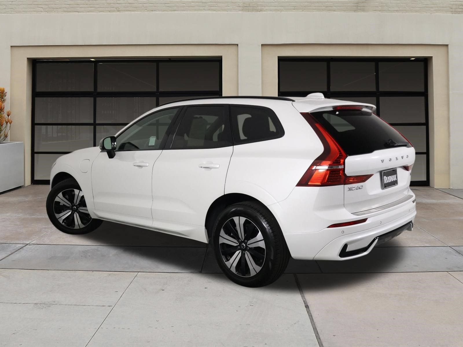 Certified 2025 Volvo XC60 T8 Core w/ Protection Package Premier AWD/4WD image 2