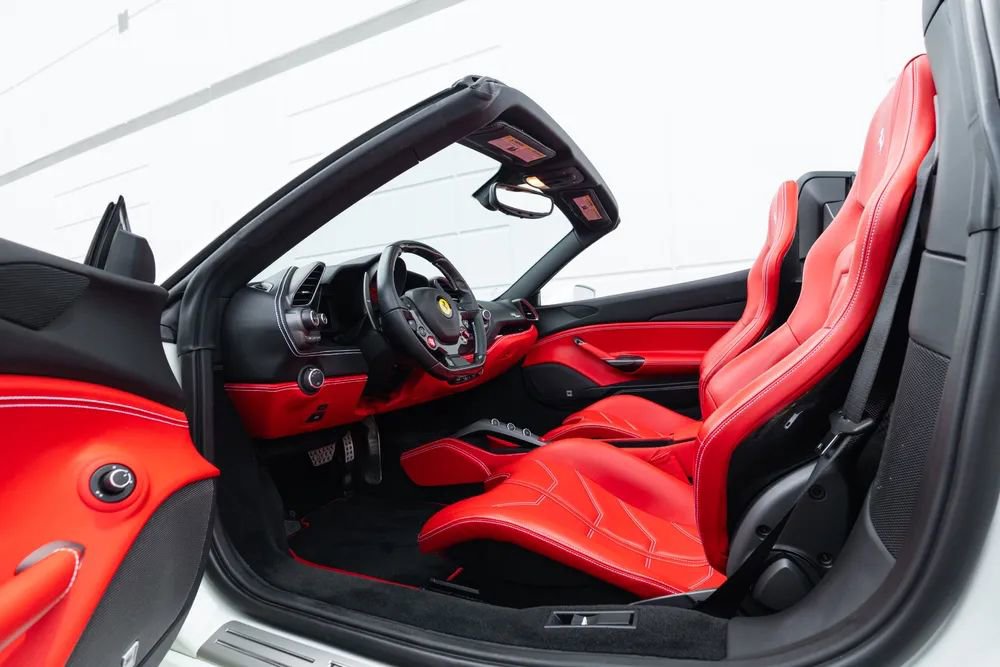 Used 2018 Ferrari 488 Spider RWD image 5