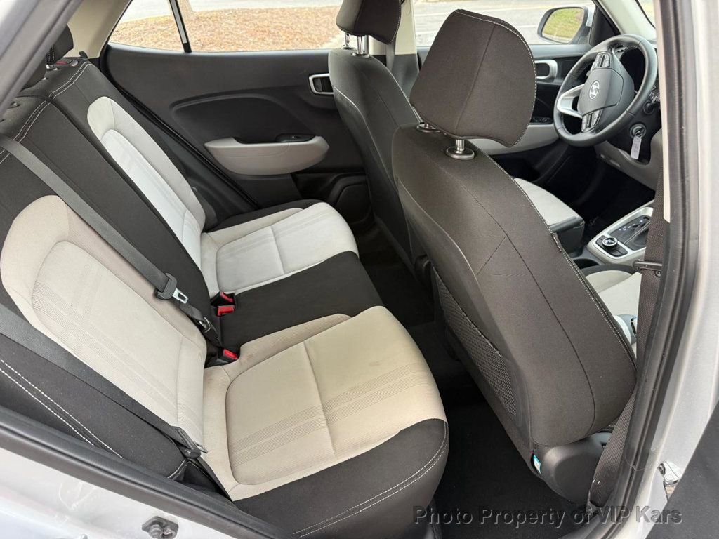 Used 2021 Hyundai Venue SEL image 14