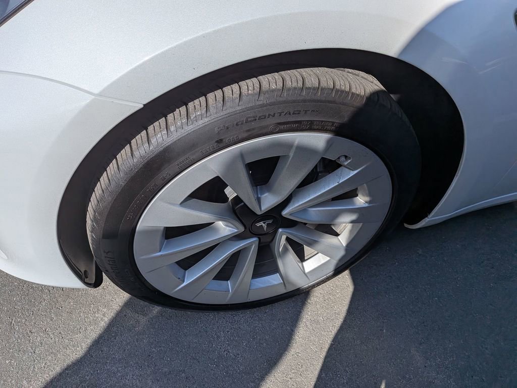 Used 2023 Tesla Model 3 Standard Range image 3