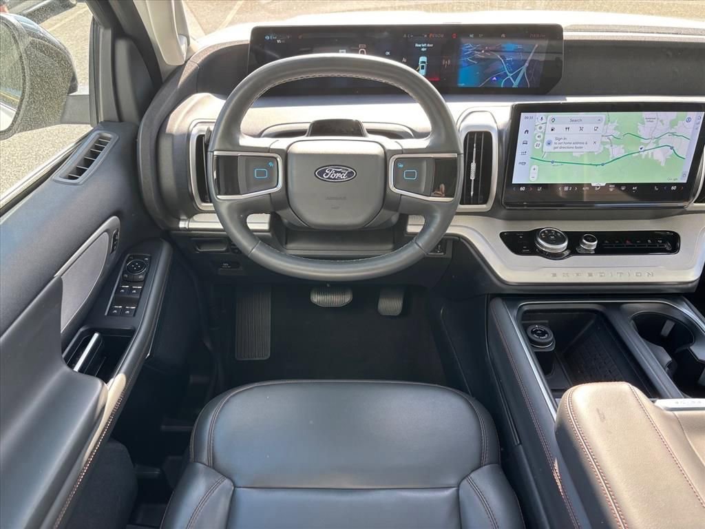 Used 2025 Ford Expedition Active RWD image 15