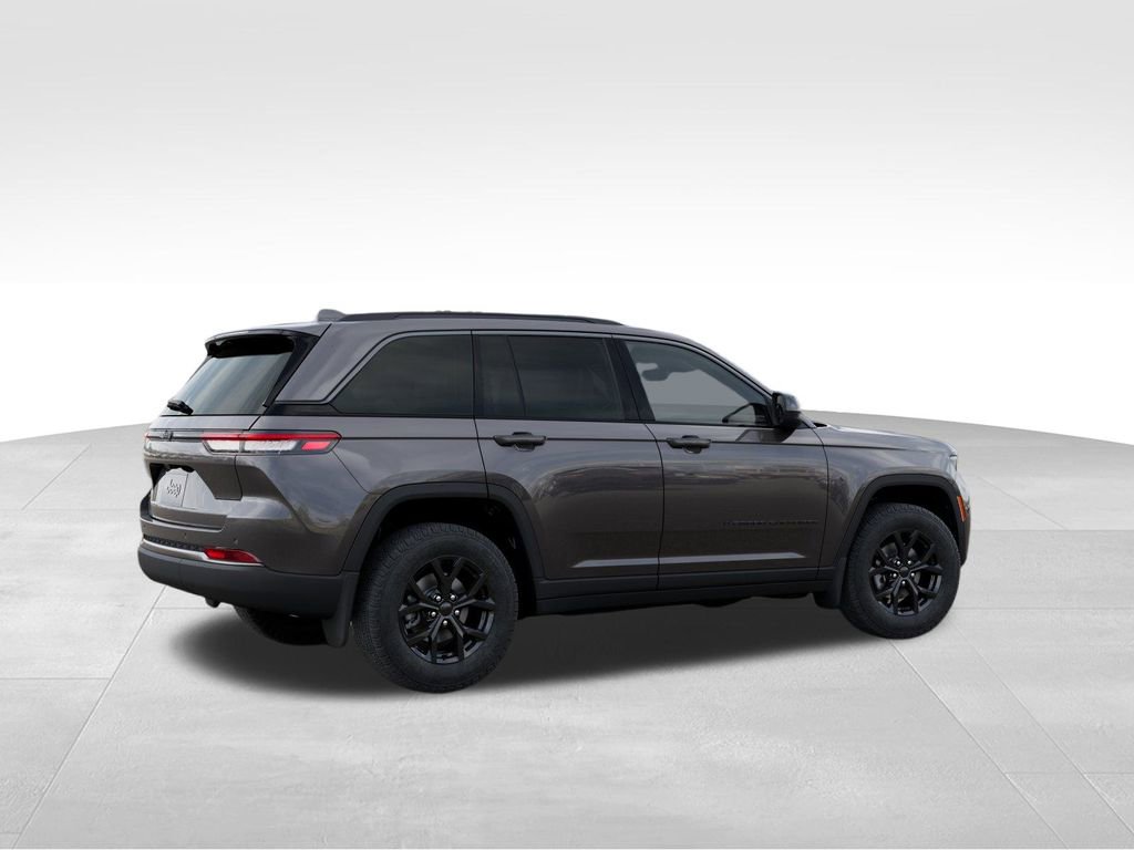 New 2026 Jeep Grand Cherokee Laredo image 4