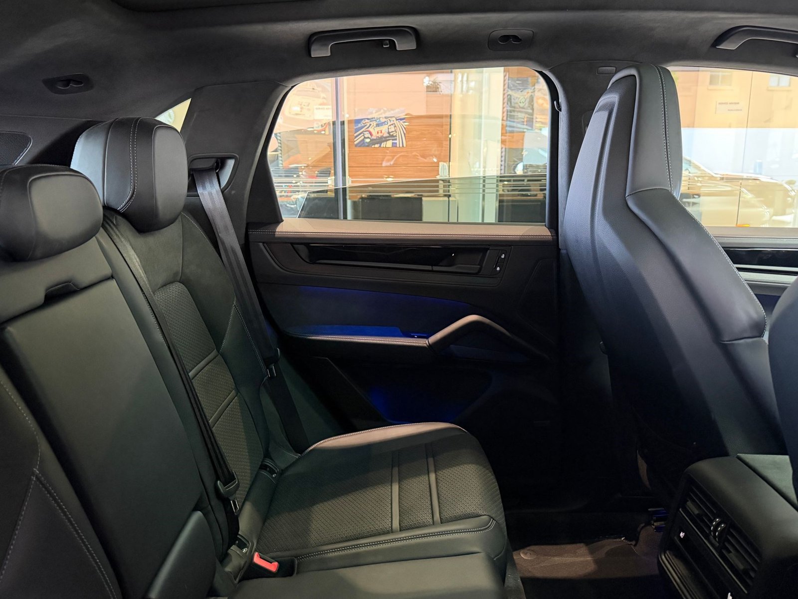 Certified 2025 Porsche Cayenne GTS AWD/4WD image 15