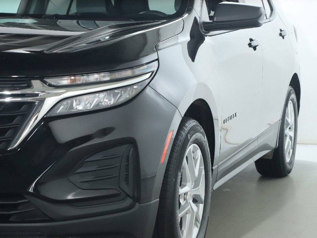 Used 2024 Chevrolet Equinox LS w/ LS Convenience Package FWD image 4