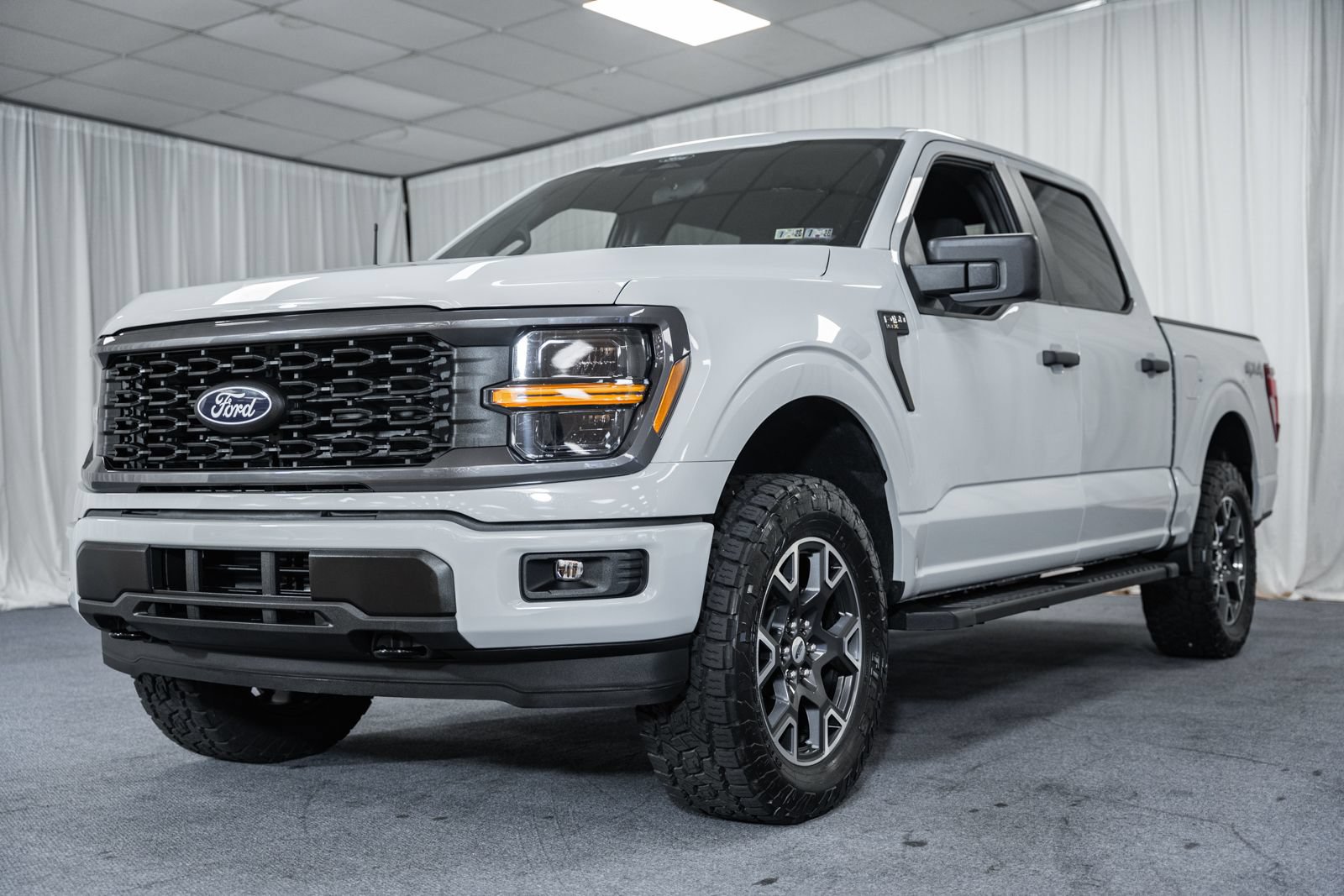 Used 2024 Ford F150 STX AWD/4WD image 3
