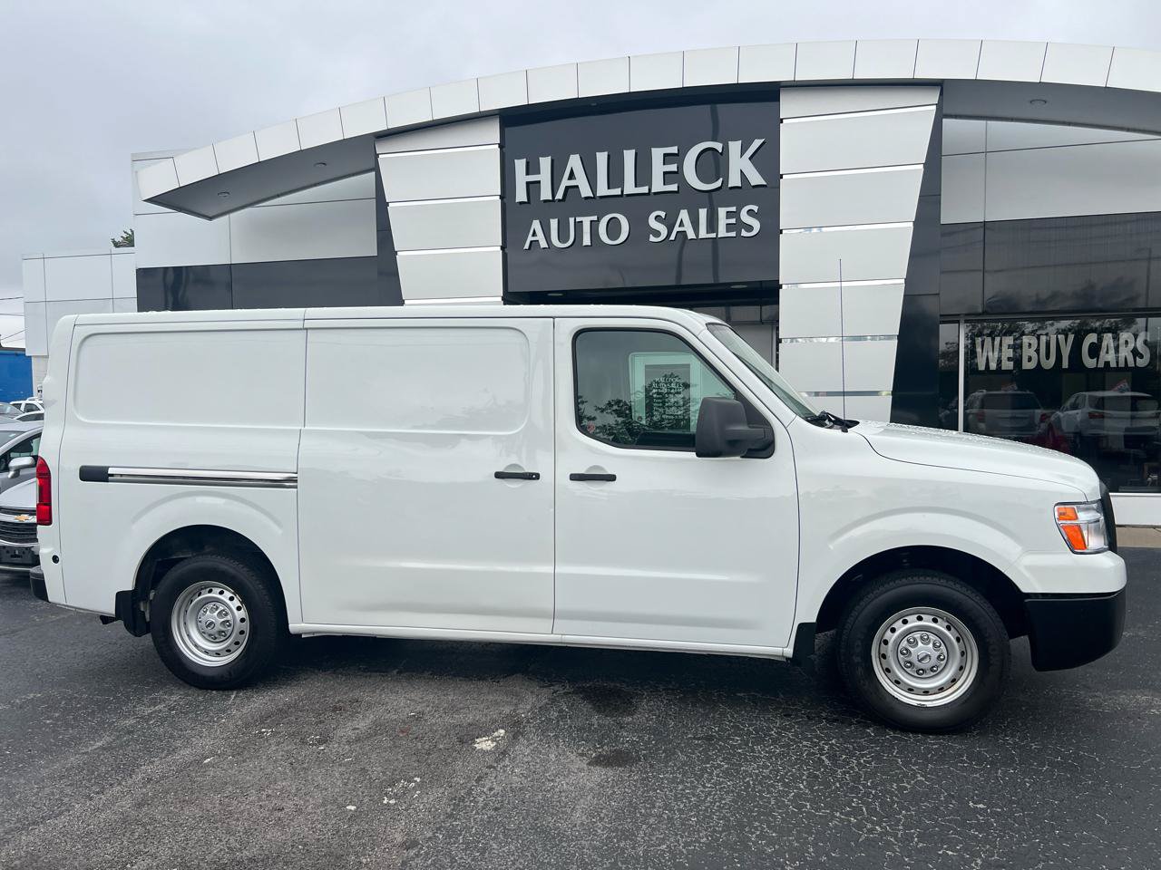 Used 2021 Nissan NV 1500 SV RWD image 1